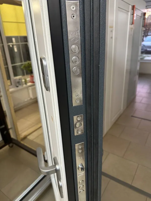 Фото товара Termo 4 Букле графит Эмалит белый Стеклопакет 3К в магазине Империя Комфорта